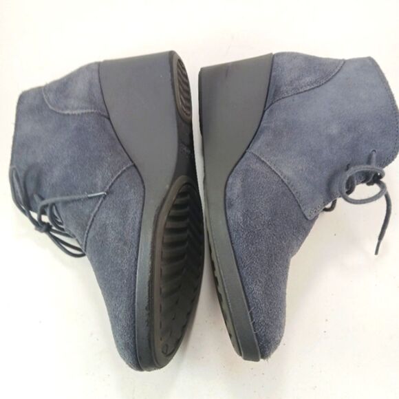 Crocs Womans Leigh Suede Wedge Bootie Gray Women 10 Lace-up 2.5 inch Heel....... - Picture 12 of 14